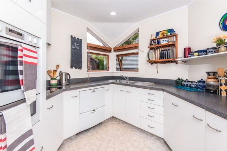 Photo of property in 6a Joll Street, Karori, Wellington, 6012