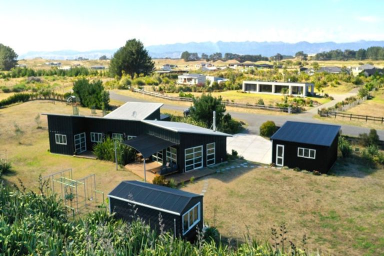 Photo of property in 3 Mowhia Grove, Waitarere, Levin, 5510