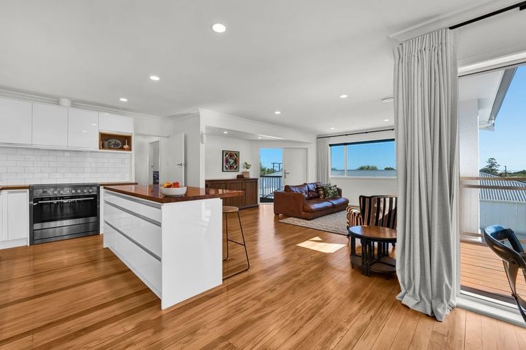 Photo of property in 185 Mangorei Road, Merrilands, New Plymouth, 4312