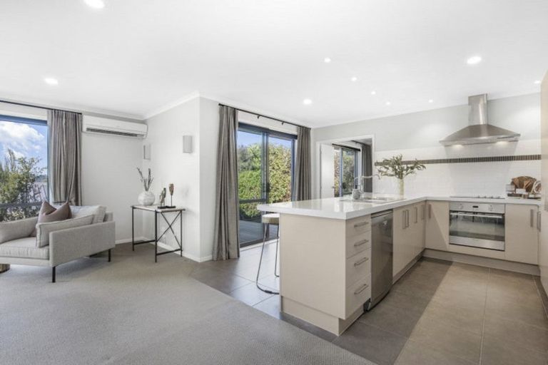 Photo of property in 12 Fendalton Place, Hatfields Beach, Orewa, 0931