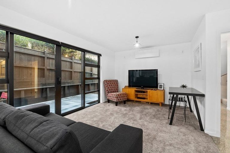 Photo of property in 14 Hamblyn Street, Strandon, New Plymouth, 4312