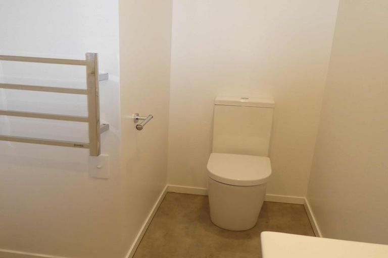 Photo of property in 2/504 Don Buck Road, Massey, Auckland, 0614