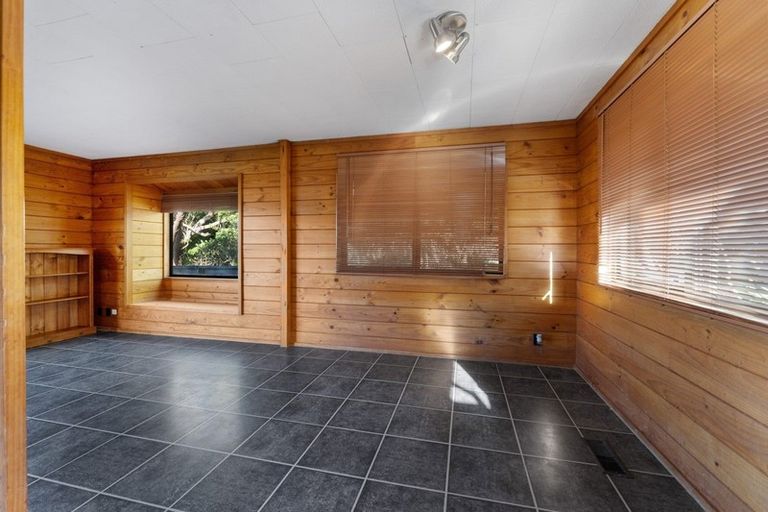 Photo of property in 37 Westhaven Drive, Tawa, Wellington, 5028