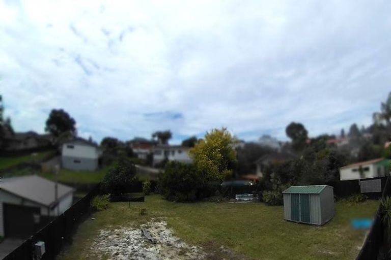 Photo of property in 17a Glucina Place, Glen Eden, Auckland, 0602