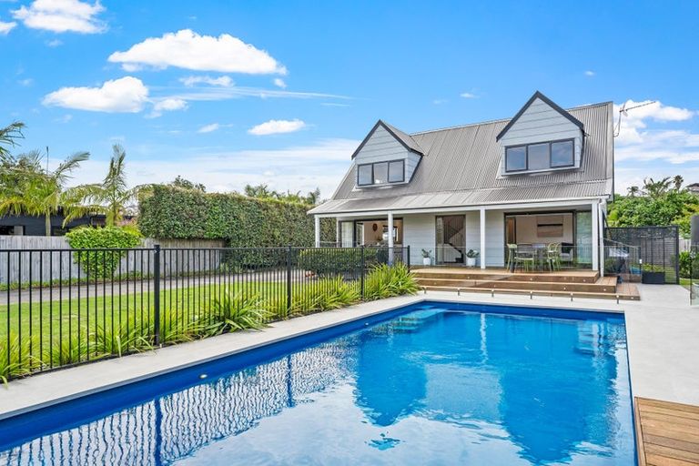 Photo of property in 71 The Circle, Manly, Whangaparaoa, 0930