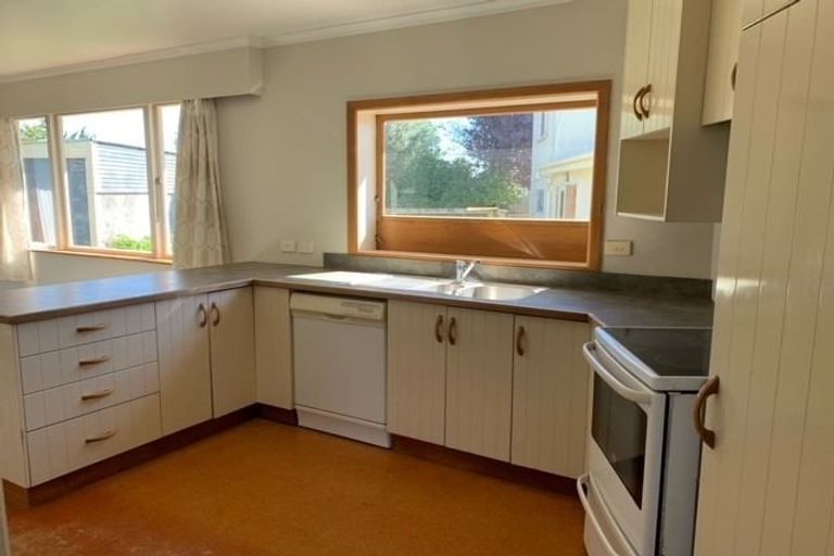 Photo of property in 8 Gebbie Road, Taradale, Napier, 4112