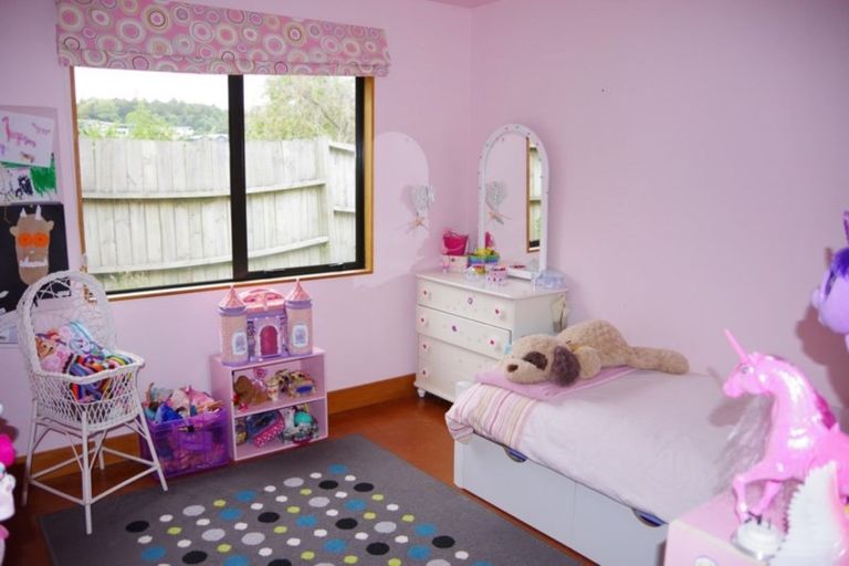 Photo of property in 6 Astelia Way, Waipahihi, Taupo, 3330