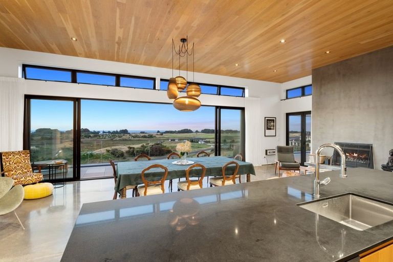 Photo of property in 80 Harakeke Road, Te Horo, Otaki, 5581