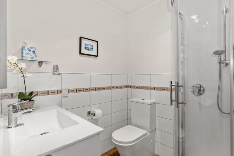 Photo of property in 1a Blenheim Street, Taradale, Napier, 4112