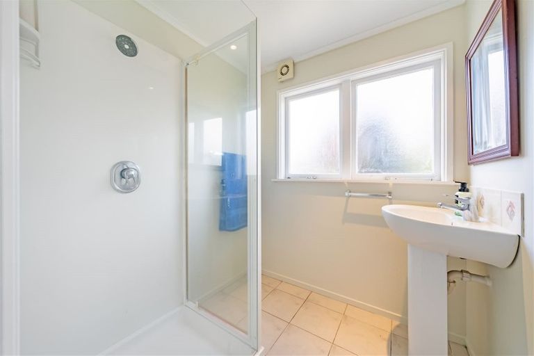 Photo of property in 8 Earlston Grove, Avalon, Lower Hutt, 5011