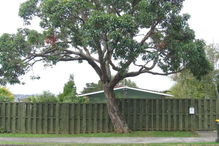 Photo of property in 14 Glenside Avenue, Pakuranga, Auckland, 2010