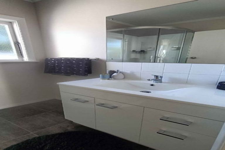 Photo of property in 1/45 Sutton Crescent, Papakura, 2110