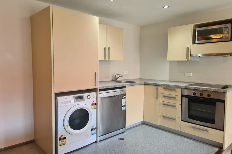 Photo of property in Dual Apartments, 308/142 Vivian Street, Te Aro, Wellington, 6011