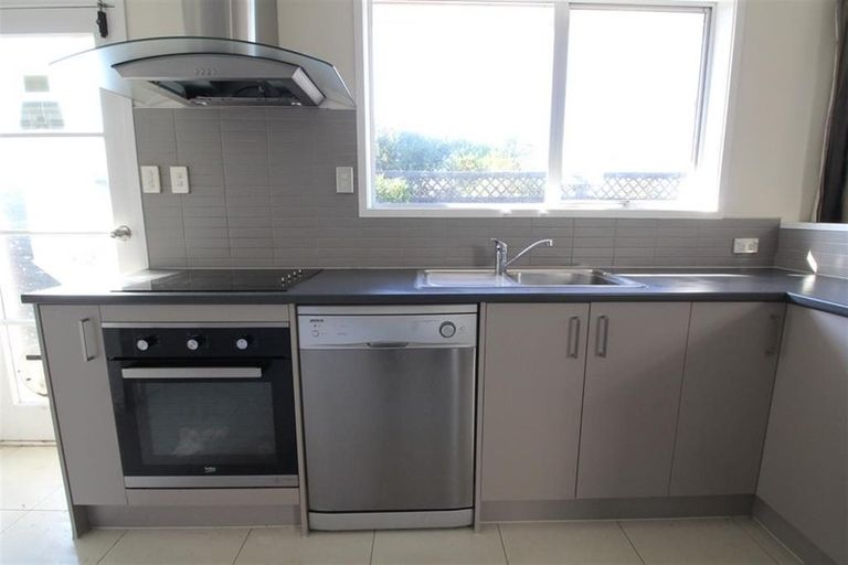 Photo of property in 3/89 Manuroa Road, Takanini, 2112