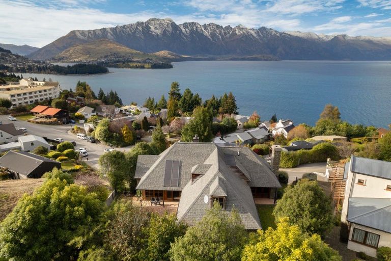 Photo of property in 8 Aspen Grove, Fernhill, Queenstown, 9300