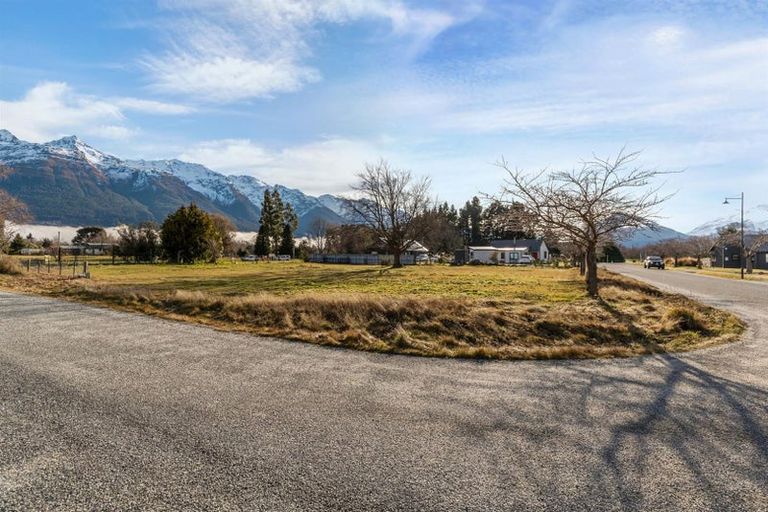 Photo of property in 8 Woodley Place, Glenorchy, 9372