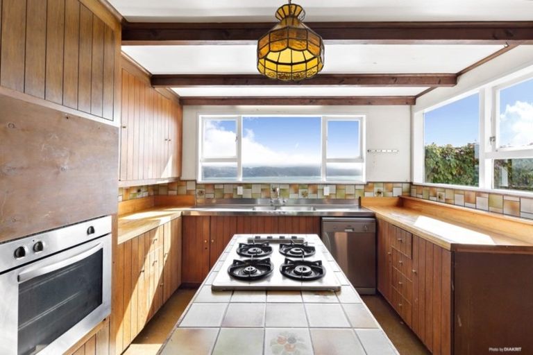 Photo of property in 27 The Crescent, Roseneath, Wellington, 6011