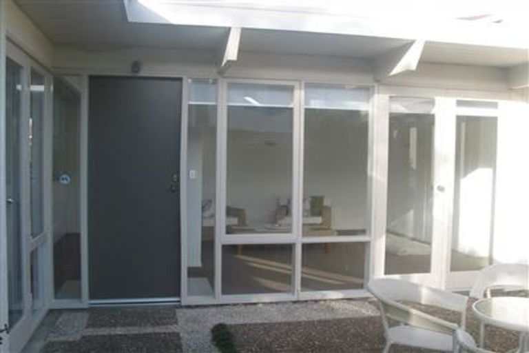 Photo of property in 3/252 Hurstmere Road, Takapuna, Auckland, 0622