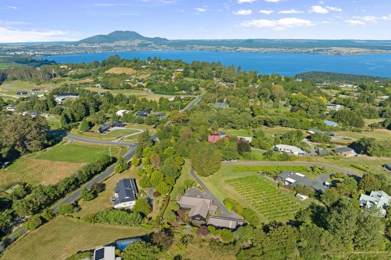 Photo of property in 29 Glen Mohr, Acacia Bay, Taupo, 3385