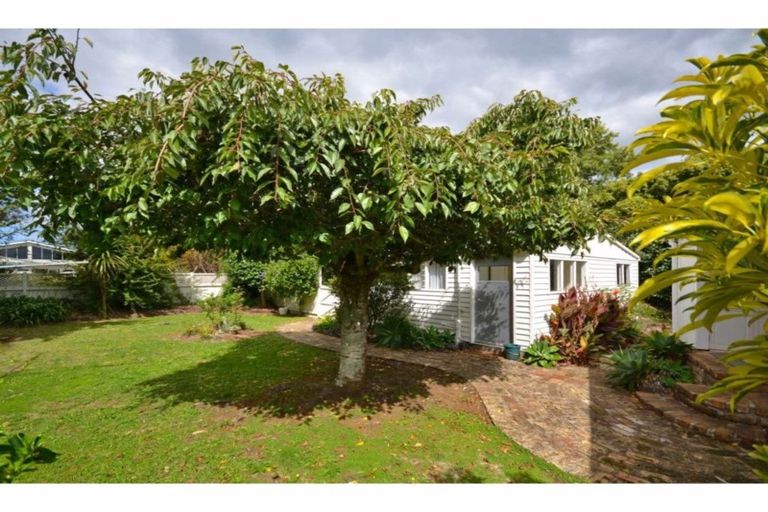 Photo of property in 44 Riverview Road, Kerikeri, 0230