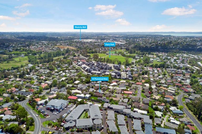 Photo of property in 18 Plumstead Rise, Glen Eden, Auckland, 0602