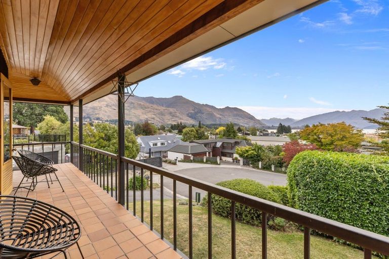 Photo of property in 7 Sycamore Place, Wanaka, 9305