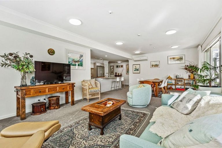 Photo of property in 90 Eaves Bush Parade, Orewa, 0931