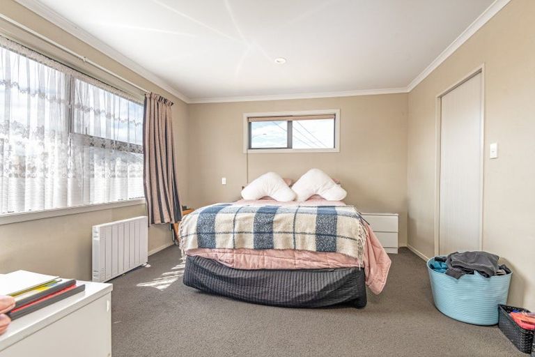 Photo of property in 2 Angelina Way, Kelvin Grove, Palmerston North, 4414