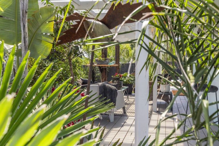 Photo of property in 2 Island View Terrace, Waikanae Beach, Waikanae, 5036