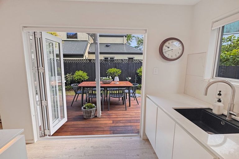 Photo of property in 120 Springfield Road, St Albans, Christchurch, 8014