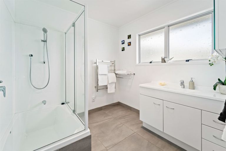 Photo of property in 56 Stanmore Bay Road, Stanmore Bay, Whangaparaoa, 0932