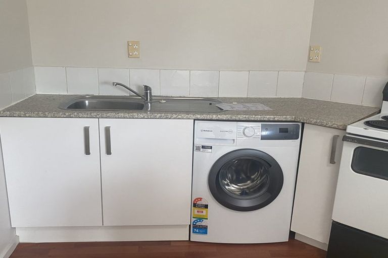 Photo of property in 109-111 Parrs Cross Road, Glen Eden, Auckland, 0612