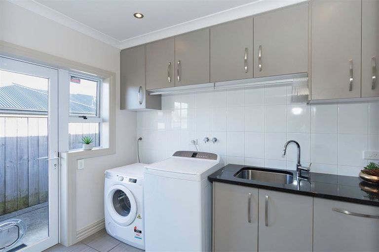 Photo of property in 15 Okarito Avenue, Levin, 5510