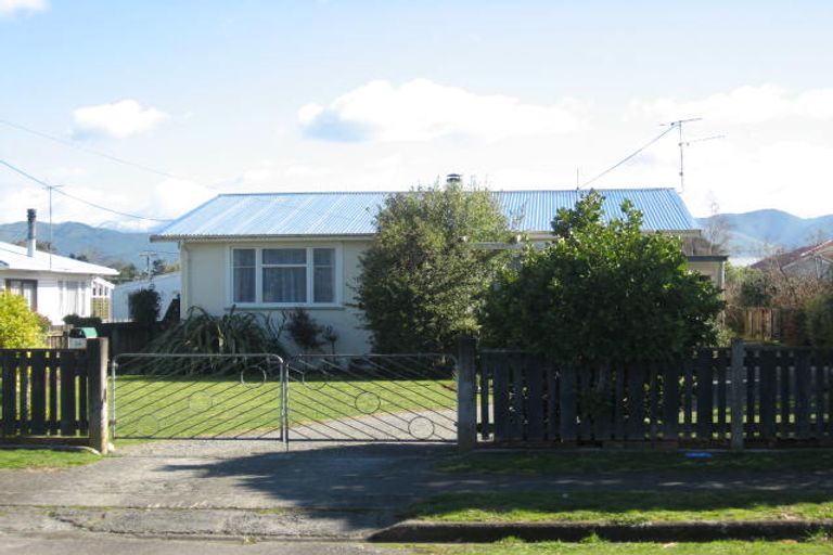 Photo of property in 24 Taylor Street, Carterton, 5713
