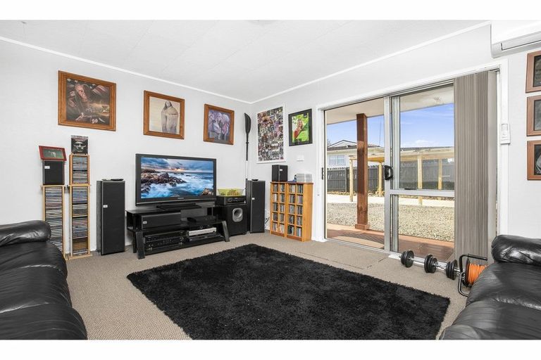 Photo of property in 34b Secretariat Place, Randwick Park, Auckland, 2105