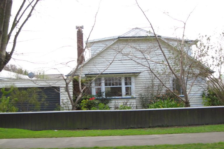 Photo of property in 2/10 Thorrington Road, Cashmere, Christchurch, 8022