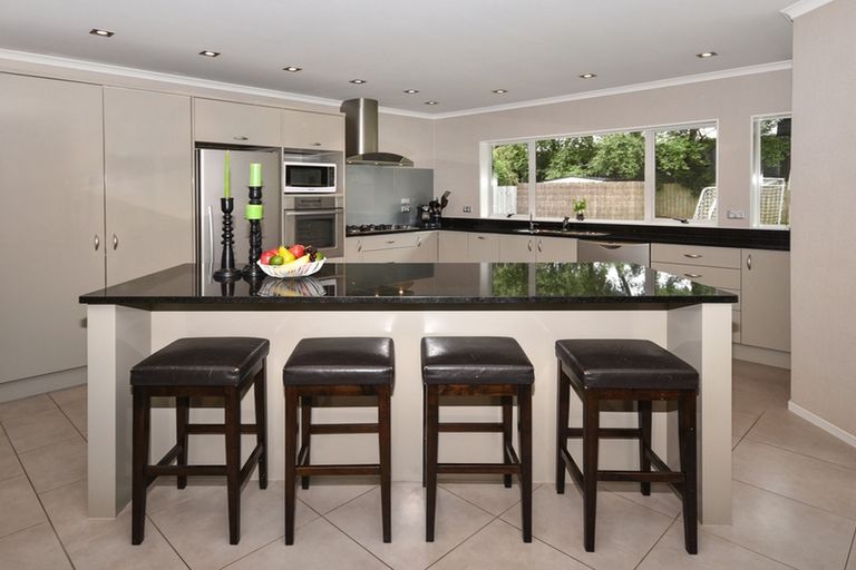 Photo of property in 5 Glencairn Place, Buckland, Pukekohe, 2677