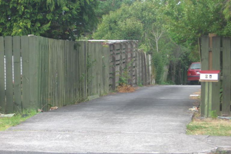 Photo of property in 5a Totaravale Drive, Totara Vale, Auckland, 0629