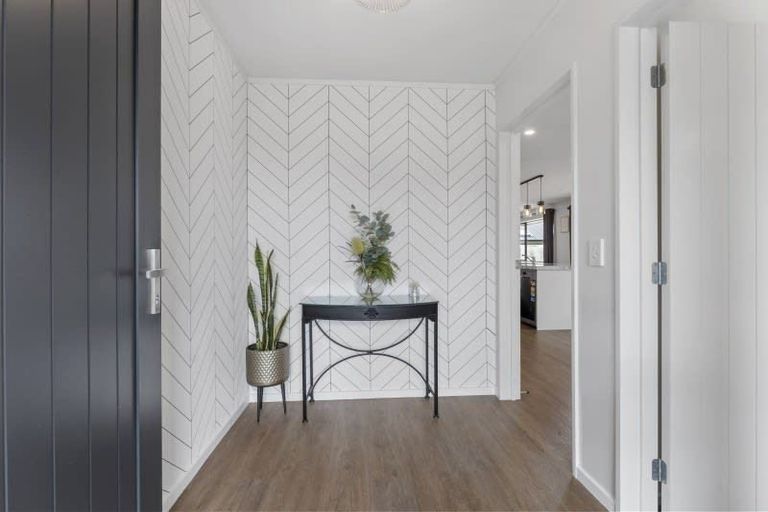 Photo of property in 4 Fearne Drive, Woodend, 7610