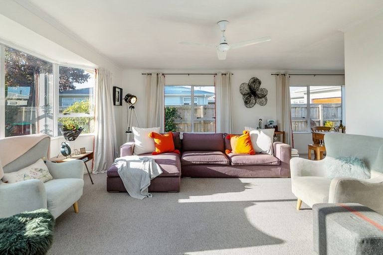 Photo of property in 32a Broadway Street, Martinborough, 5711