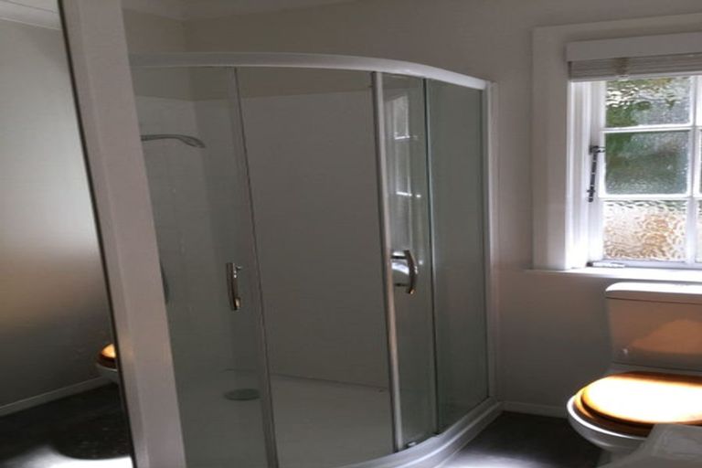 Photo of property in 1 Glasgow Street, Kelburn, Wellington, 6012