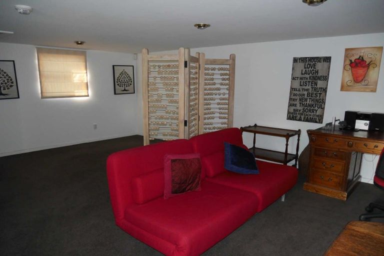 Photo of property in 93 Brockworth Place, Riccarton, Christchurch, 8011