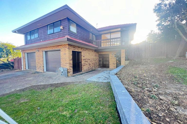 Photo of property in 2/9 Billabong Place, Botany Downs, Auckland, 2010