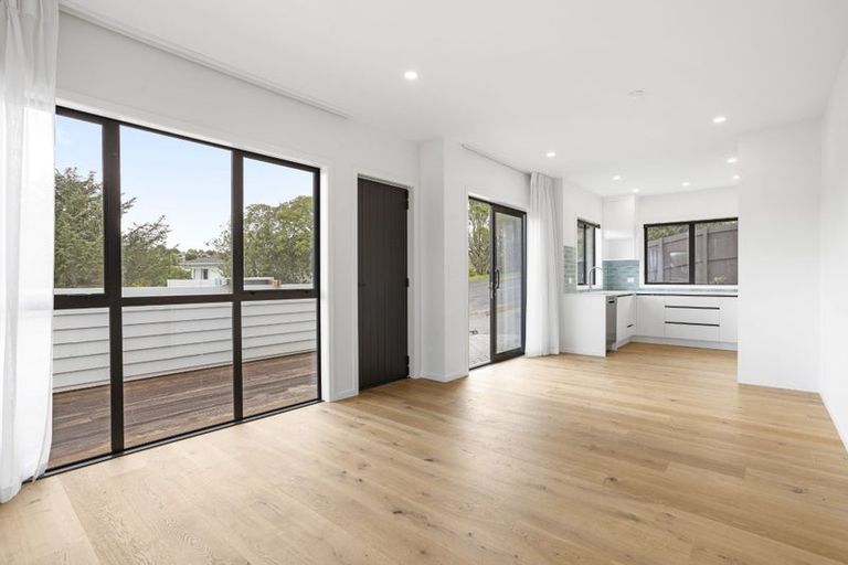 Photo of property in 6 Cranston Street, Torbay, Auckland, 0632