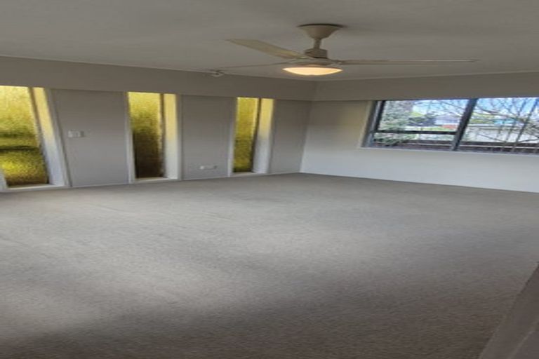 Photo of property in 1 Koromiko Place, Waiuku, 2123