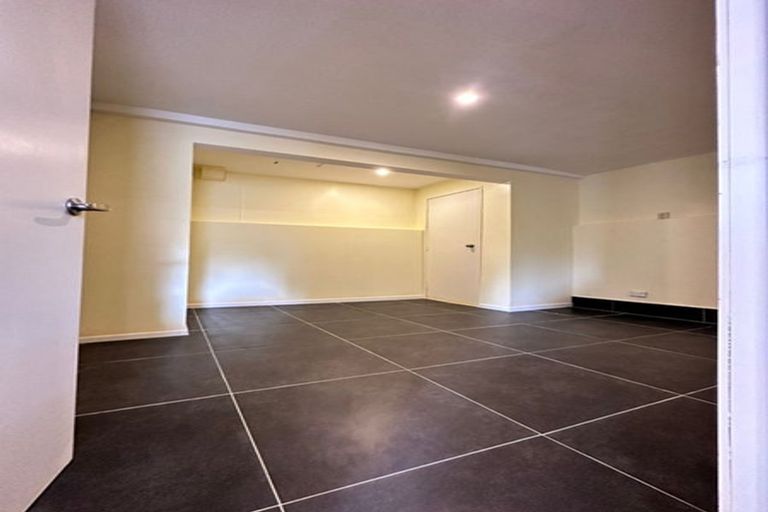 Photo of property in 37 Kamara Road, Glen Eden, Auckland, 0602