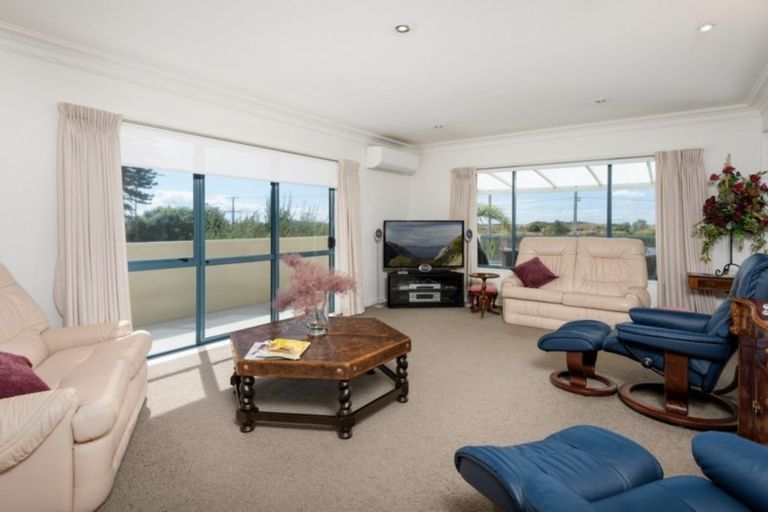Photo of property in 994 Papamoa Beach Road, Papamoa Beach, Papamoa, 3118