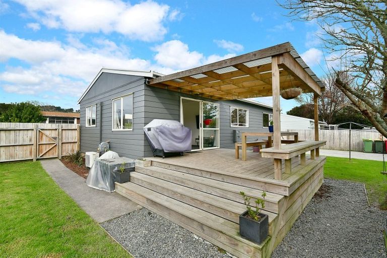 Photo of property in 1/137 Awaroa Road, Helensville, 0800