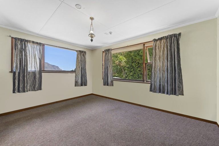Photo of property in 22 Bowen Street, Queenstown, 9300