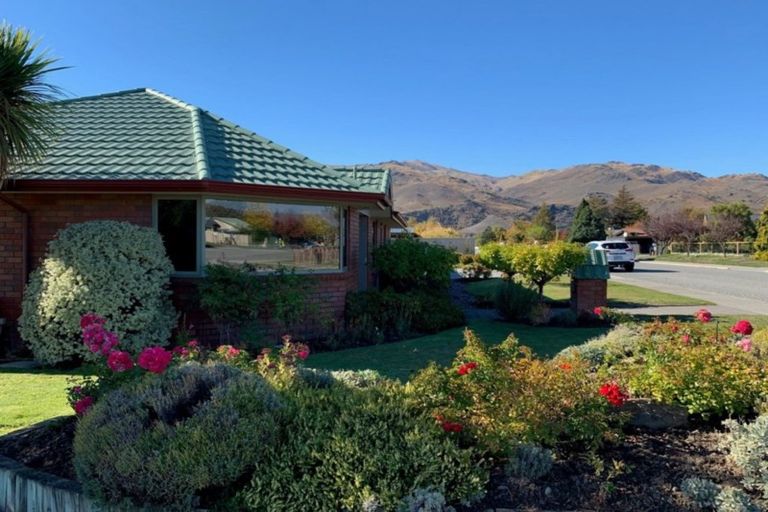 Photo of property in 83 Molyneux Avenue, Cromwell, 9310